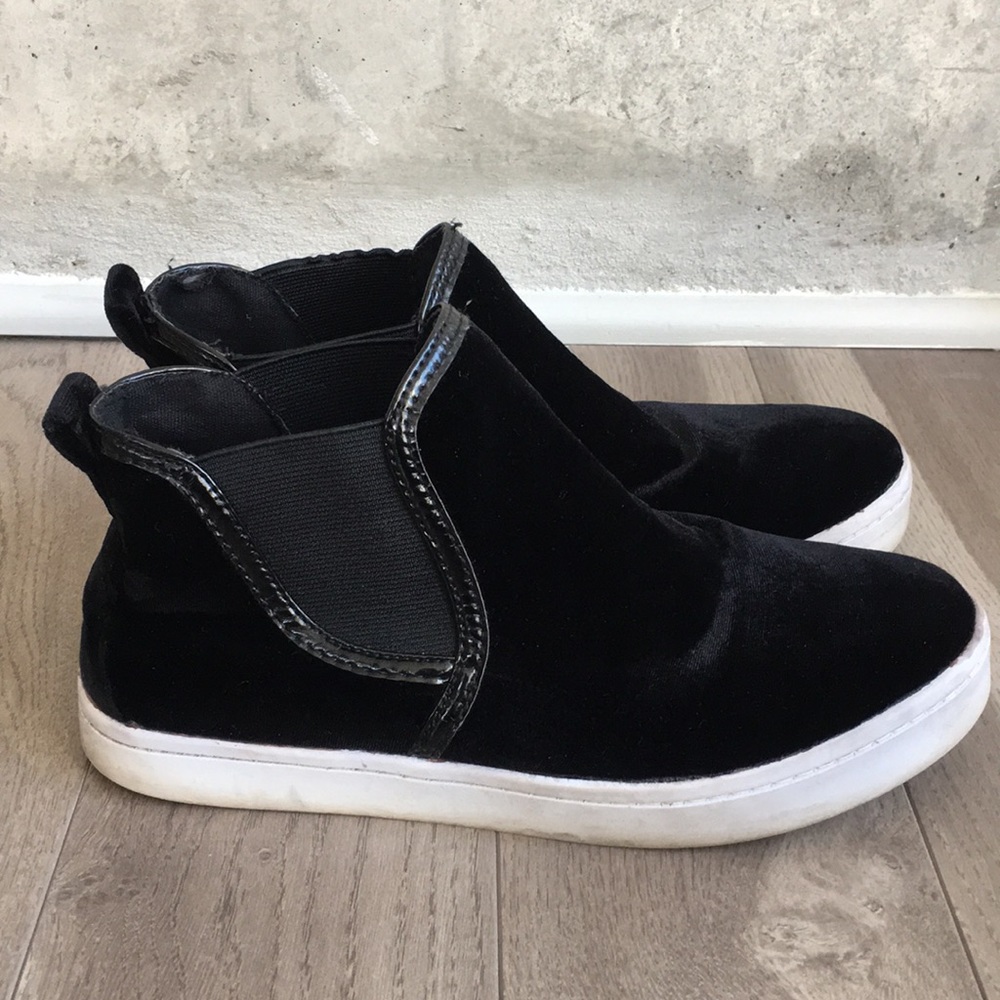 LF Report Black Velvet High Tops White (Size 8)